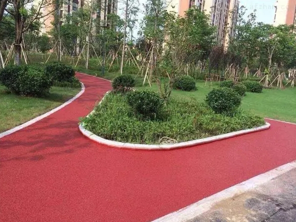 透水地坪的性能及其優(yōu)點都有哪些？